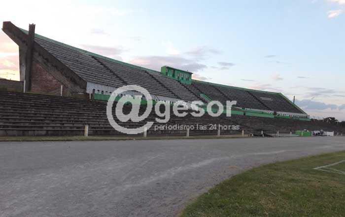 Deben ubicarse detrás del banco de suplentes de su selección, al proseguir este sábado en el Estadio Koster de Mercedes el Torneo del Litoral